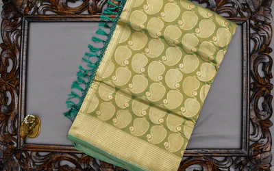 Banarasi sarees for you, at home!