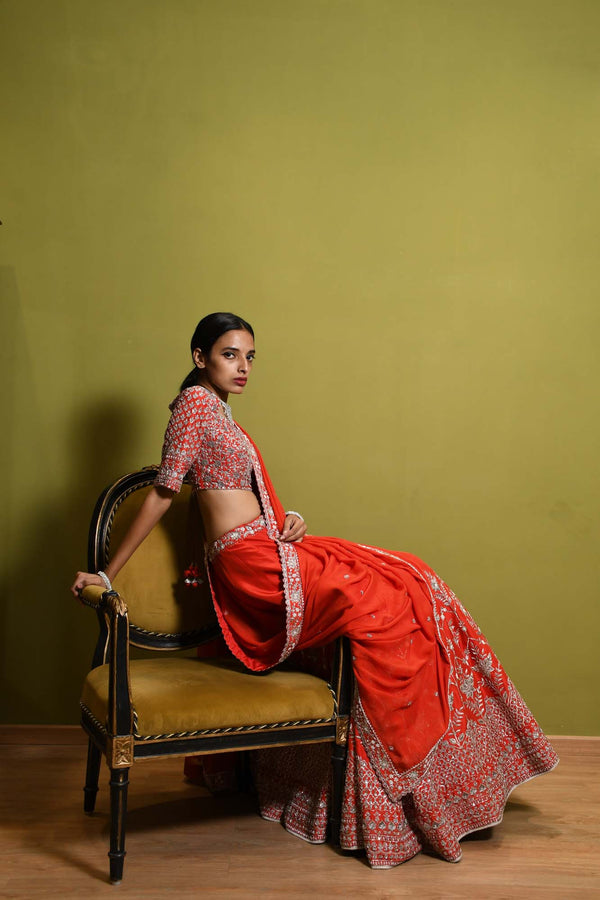 Indian Bride Dress Test- Make Sure your Wedding Lehenga is Super  Comfortable before you Buy it ! | Indian bride dresses, Indian bridal  photos, Indian bride poses